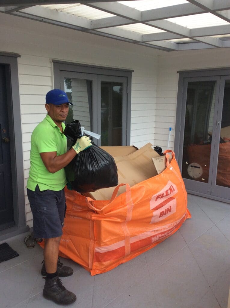 Junk runner taking waste from flexibin - Junk Run